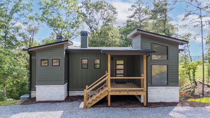 Property Photo:  127 Crystal Lane  GA 30540 