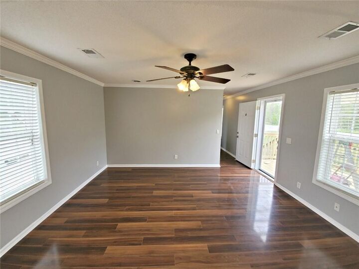 Property Photo:  631 E Bayou Road  LA 70037