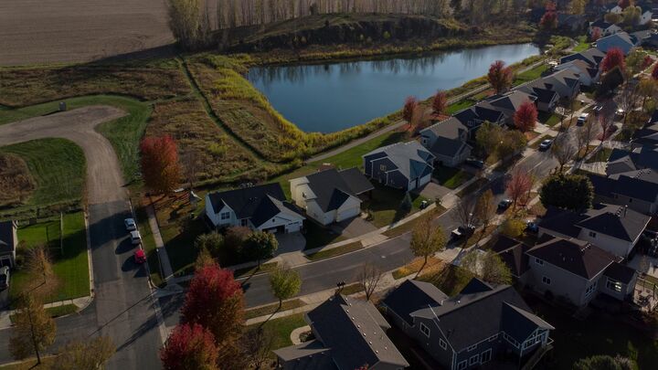 Property Photo:  1020 Abbey Road  MN 55057