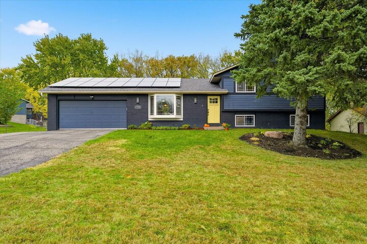 1724 W 140th Street  Burnsville MN 55337 photo