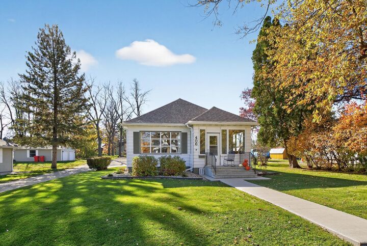 Property Photo:  406 2nd Street NW  MN 55976 