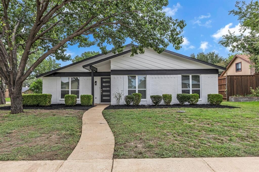 Property Photo:  2608 Figtree Lane  TX 75074 