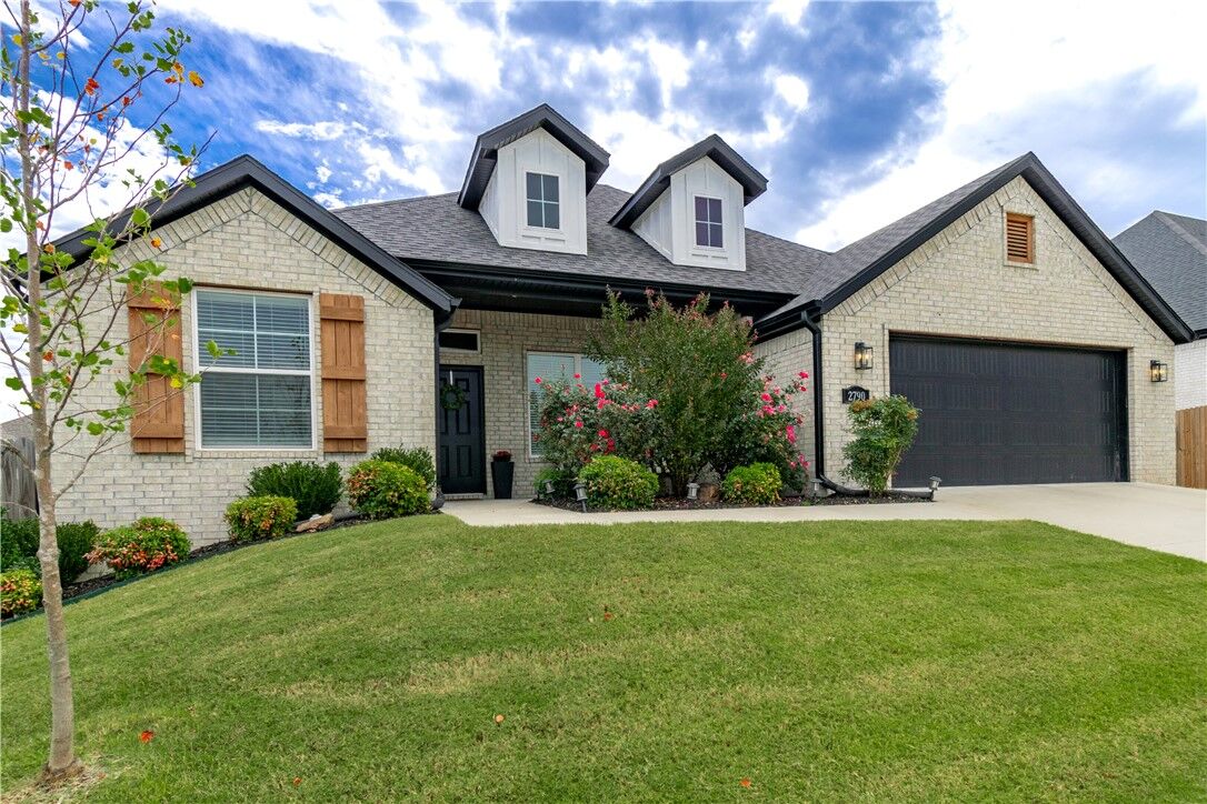 Property Photo: 2790 S Apricot Road AR 72701