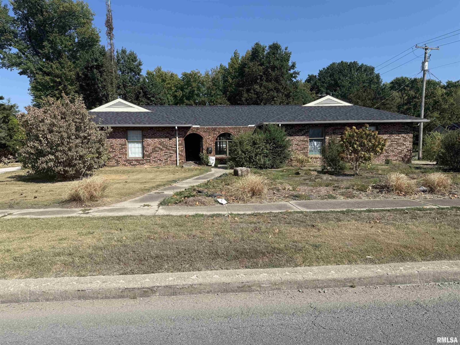 Property Photo: 808 S Victor Street IL 62822