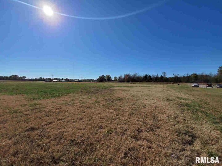 Property Photo:  972 S Commercial Street  IL 62946 