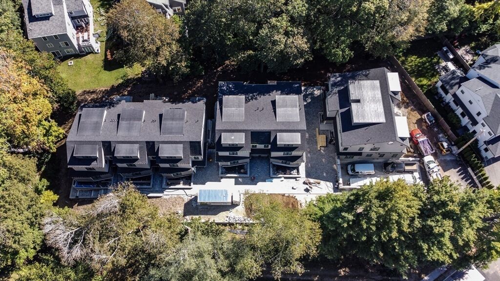 Property Photo:  956 Walnut Street 6  MA 02461 