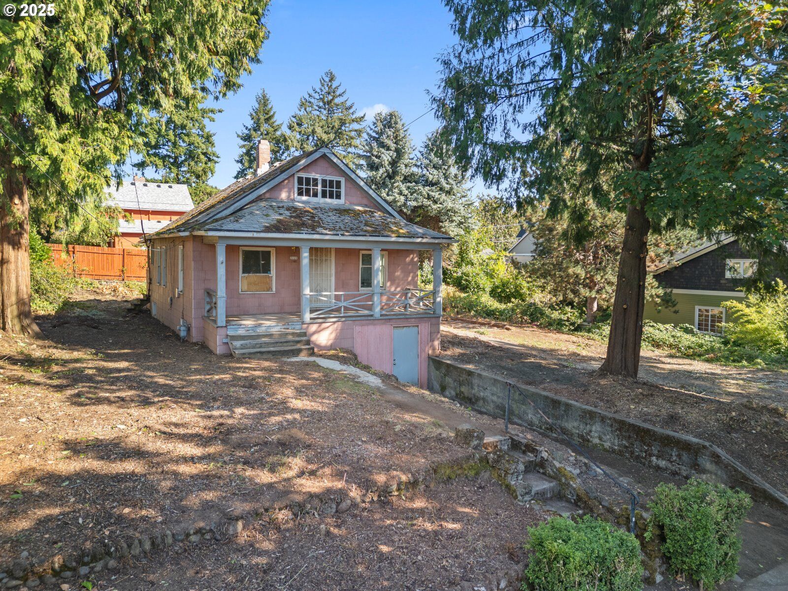 Property Photo:  3120 SE 53rd Ave  OR 97206 