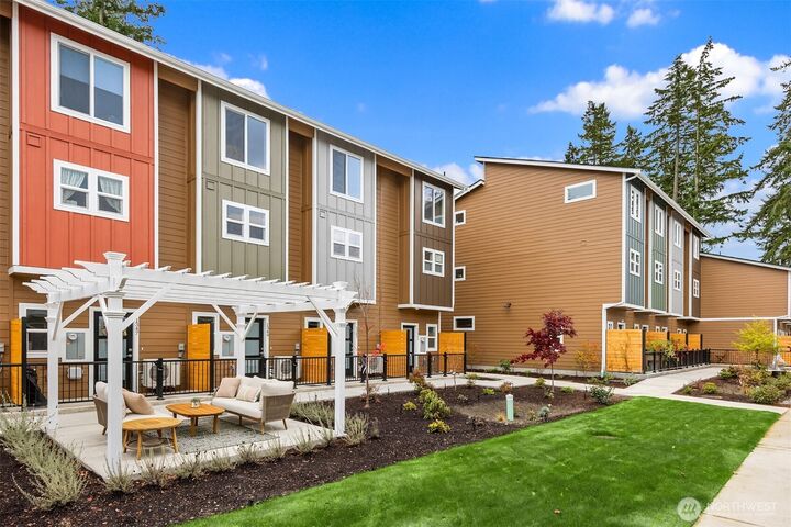 Property Photo:  1341  Nolta Loop NE  WA 98110