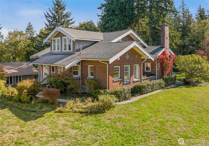 Property Photo:  3905  Idaho Street  WA 98229 