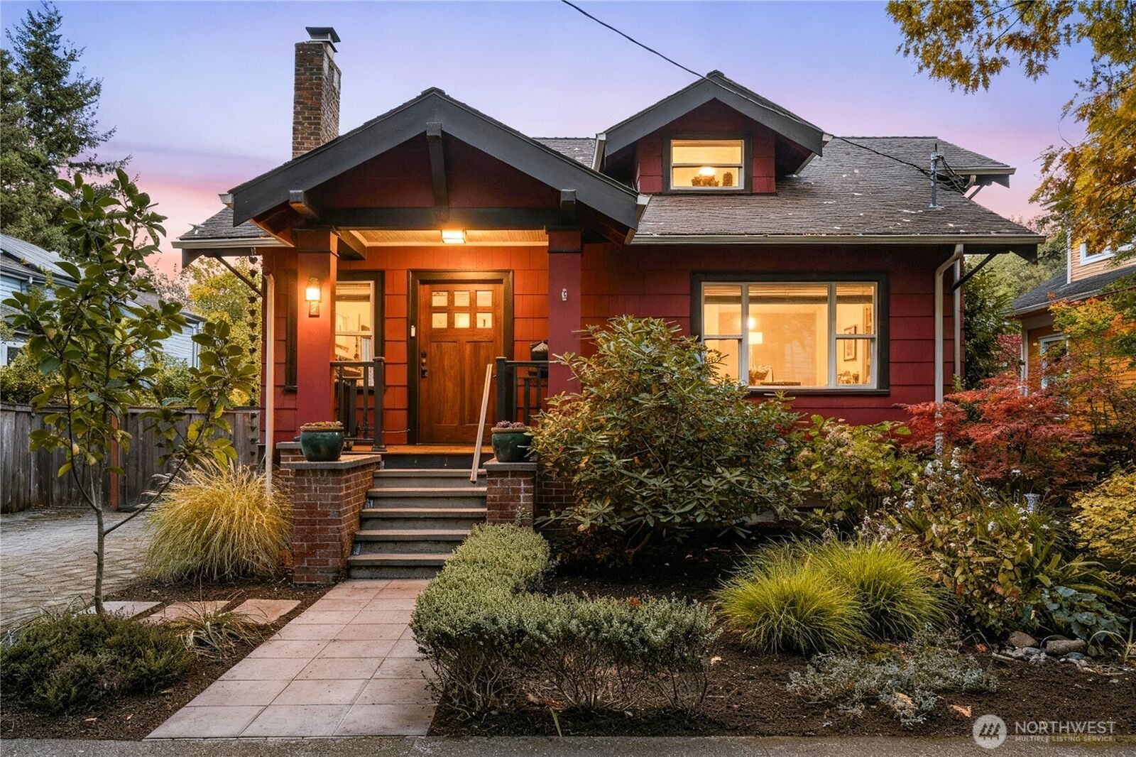 Property Photo:  942  25th Avenue  WA 98122