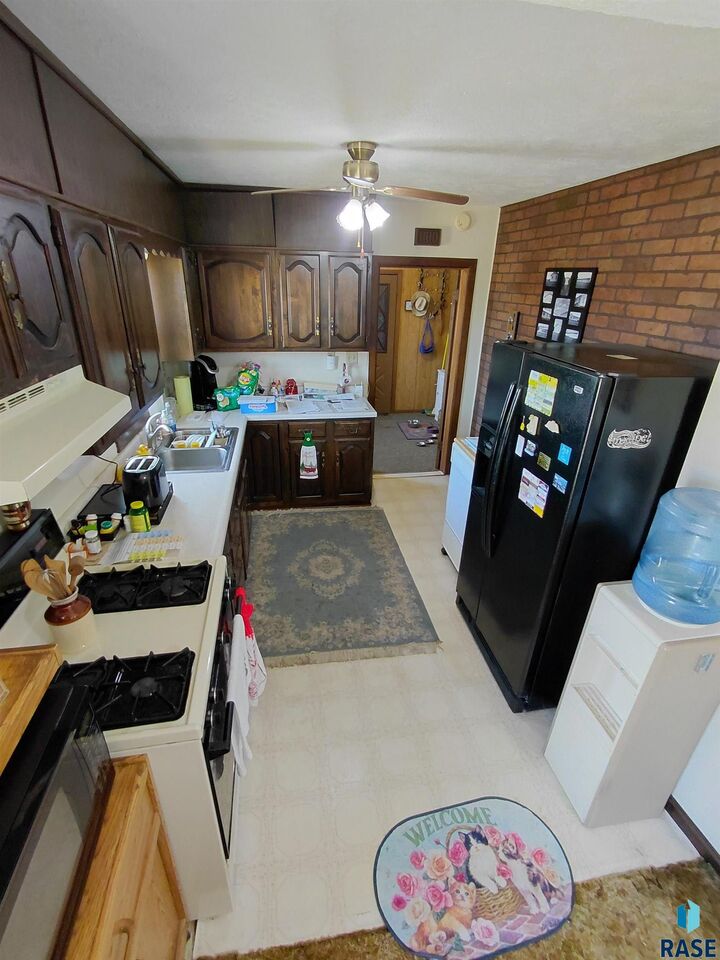 Property Photo:  47165 273 St  SD 57032