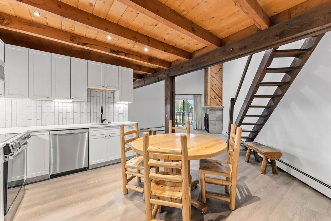 Property Photo:  4200 Lodge Pole Circle 306  CO 80498