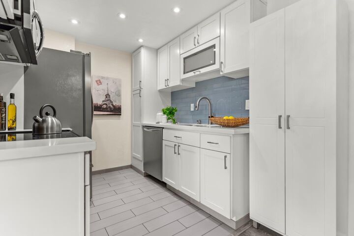 Property Photo: 25192 Copa Del Oro Drive 104 CA 94545