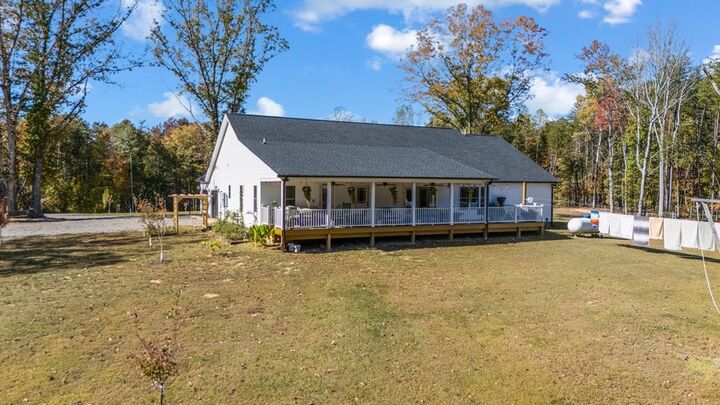 Property Photo: 2072 Cumberland Rd VA 23901