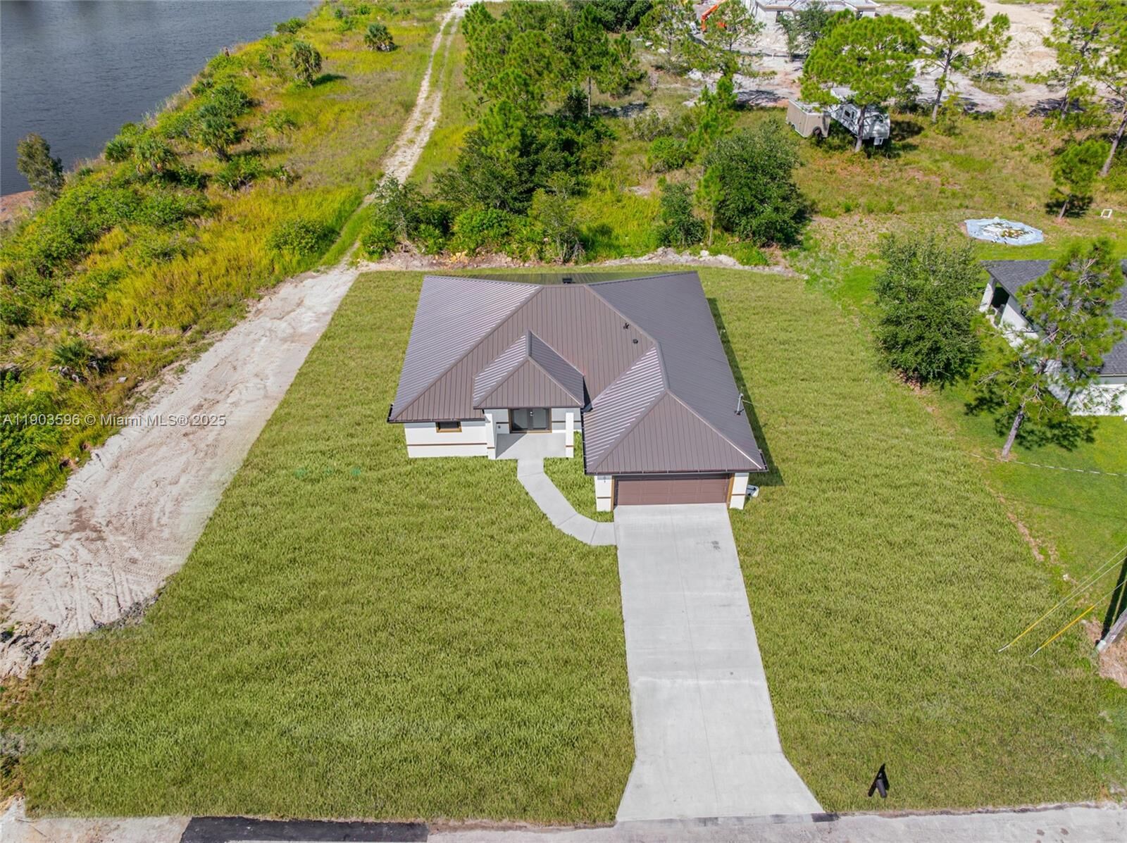 Property Photo:  801 Wagner Ave  FL 33972 