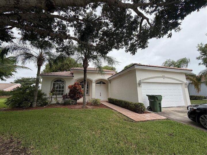Property Photo: 540 SE 23rd Ln FL 33033