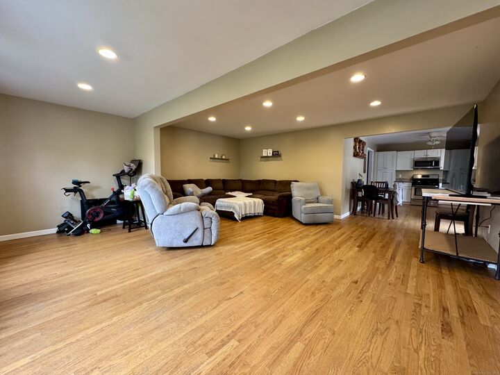 Property Photo: 48 Hubbell Place CT 06460