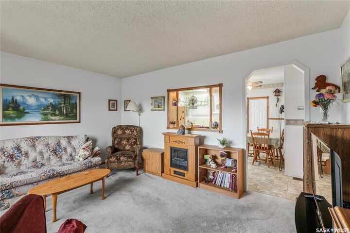Photo de la propriété:  2072 Harvey Street  SK S4N 2M7