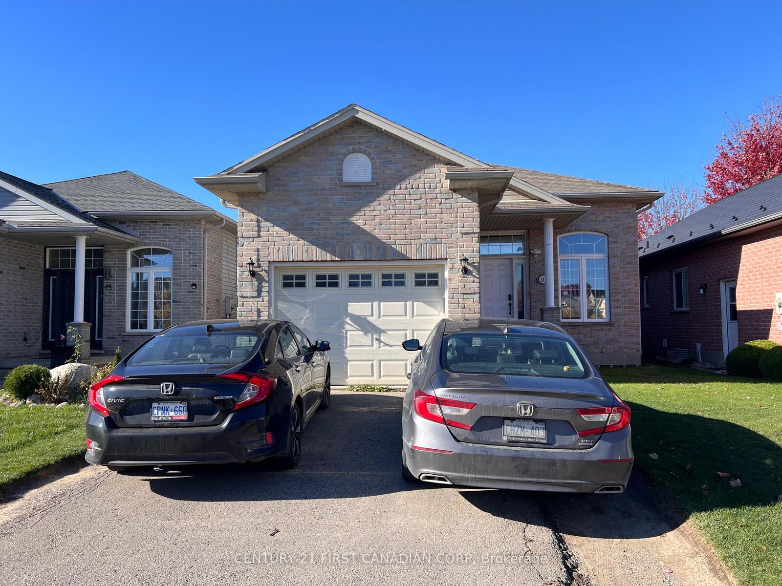 Property Photo:  1813 Dalmagarry Drive  ON N6G 0A6 