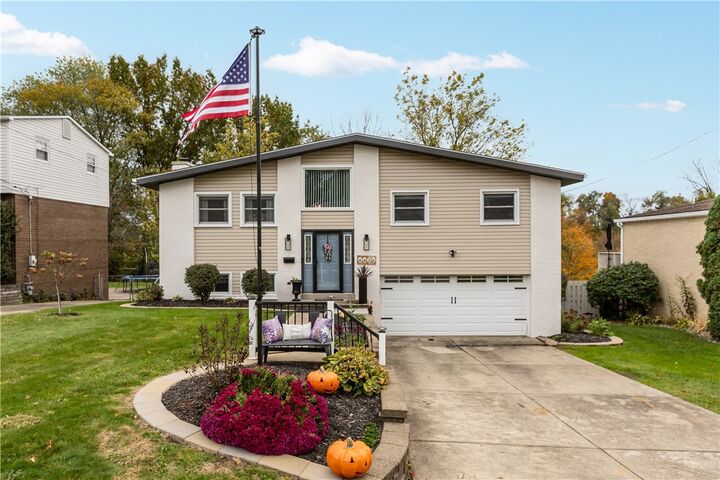 Property Photo:  4426 Helmar Drive  PA 15146 