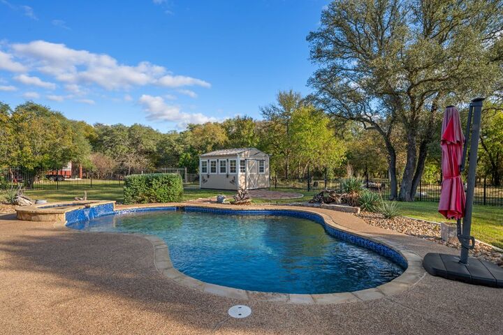 Property Photo: 686 Benchmark Trail TX 76513