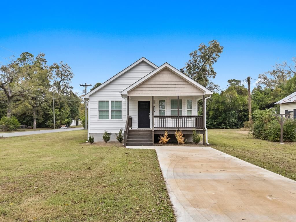 Property Photo: 40 Beacon St NE GA 31730