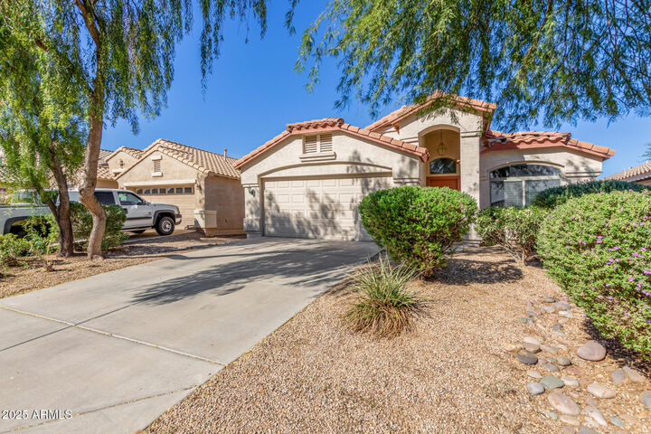 Property Photo:  678 E Leslie Avenue  AZ 85140