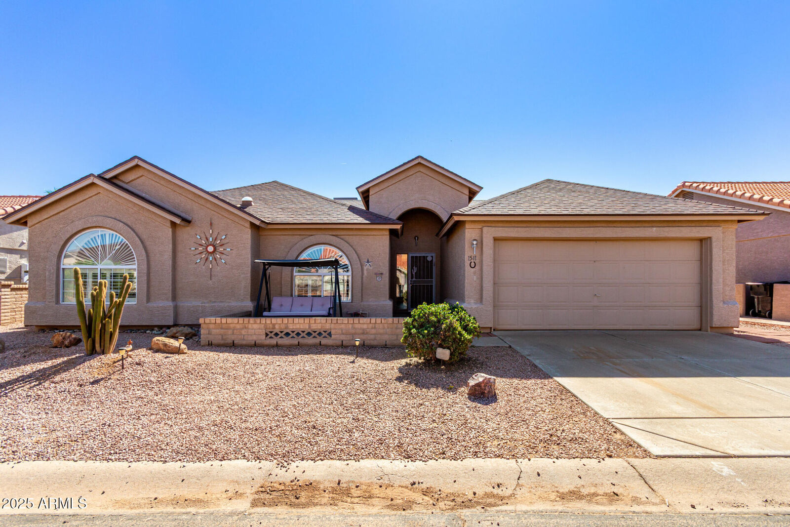 Property Photo:  1541 E Colonial Drive  AZ 85249