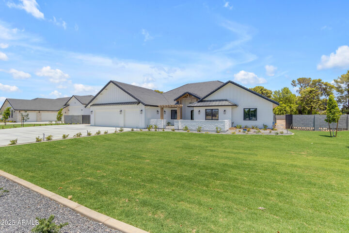 Property Photo:  24305 S 223rd Place  AZ 85142 