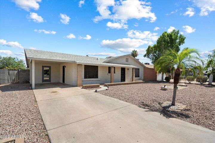 Property Photo: 414 E Westchester Drive AZ 85283
