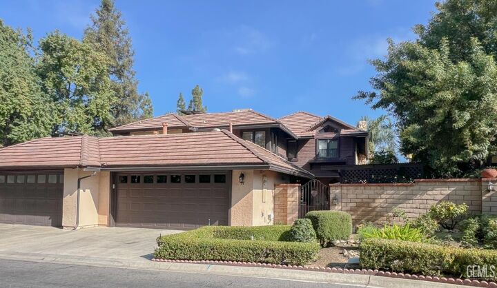 Property Photo: 2323 Easthills Drive 57 CA 93306