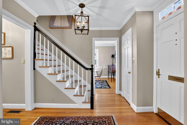 Property Photo:  6039 Edgewood Terrace  VA 22307