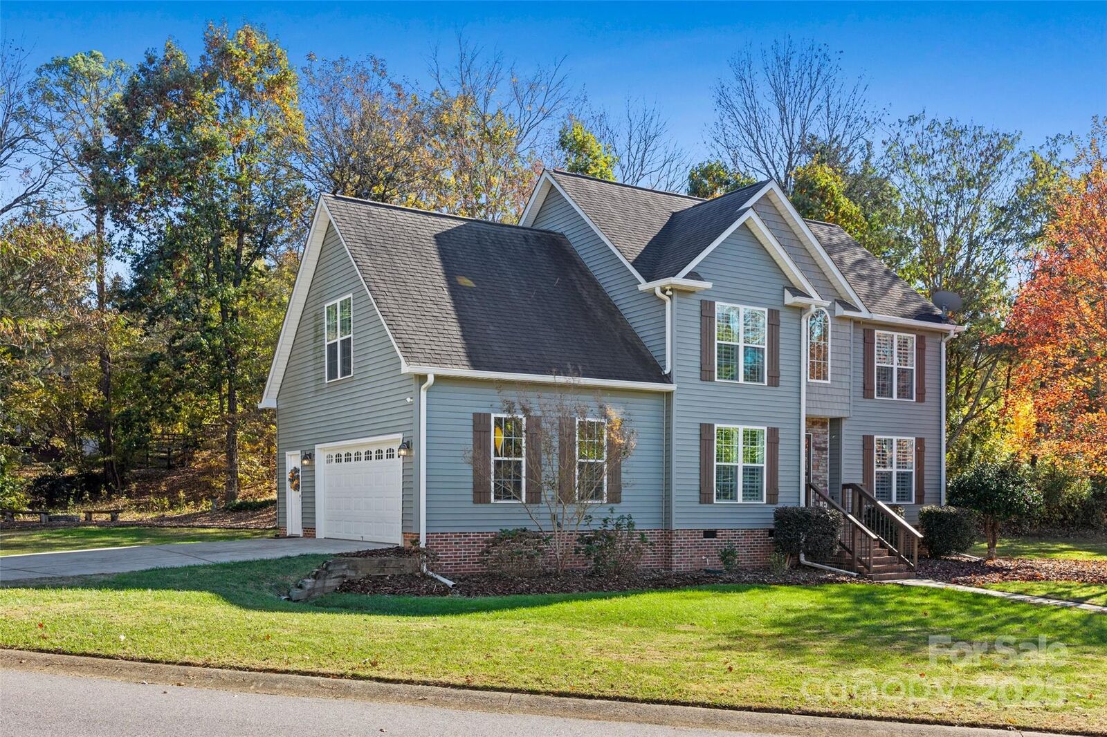 Property Photo:  7729 Orchard Park Circle  NC 28075 