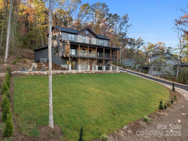 Property Photo:  3 Erin Glen Court  NC 28730