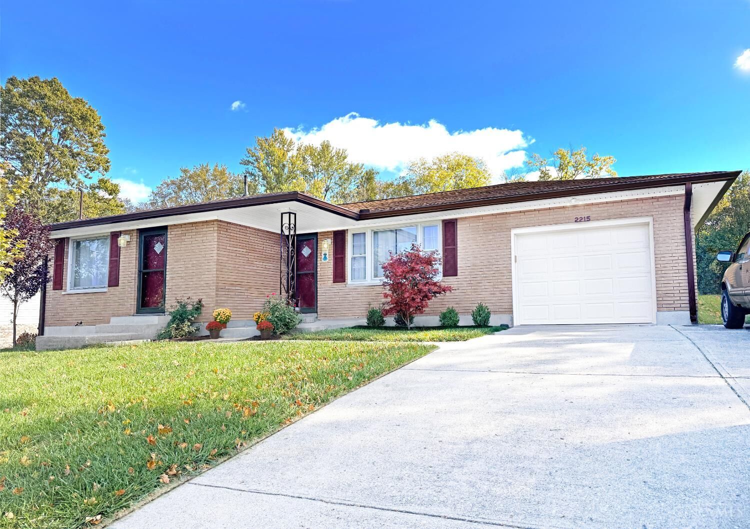 Property Photo:  2215 Wellington Road  OH 45044