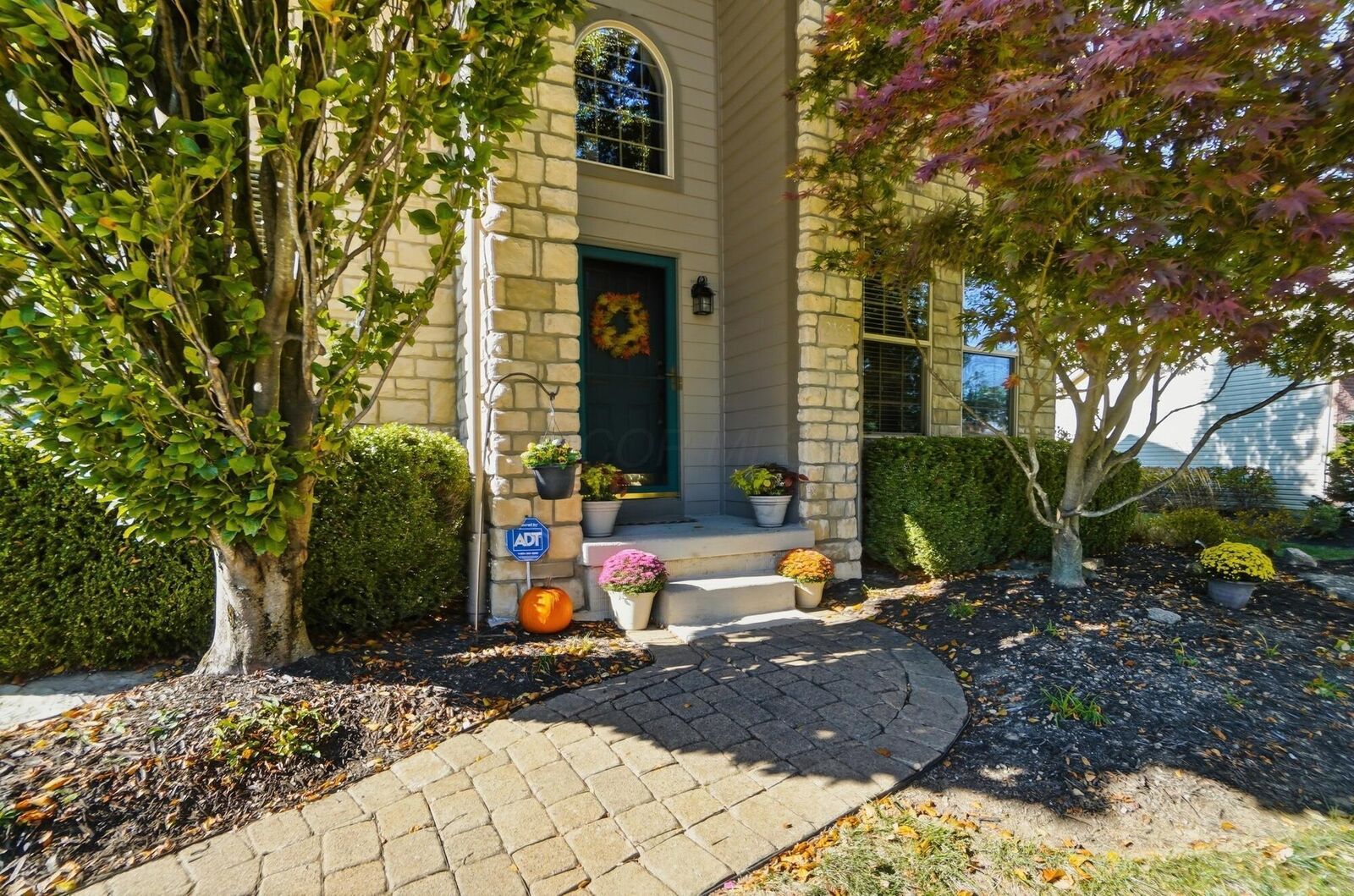 Property Photo:  2165 Ben Brush Place  OH 43035 