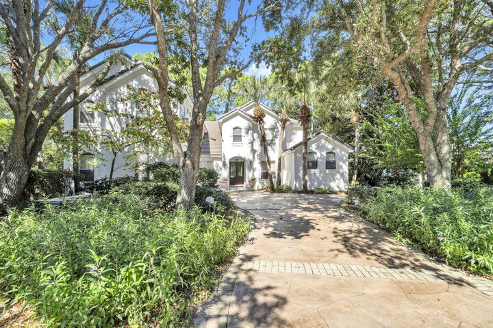 Property Photo:  436 Admiral Court  FL 32541 