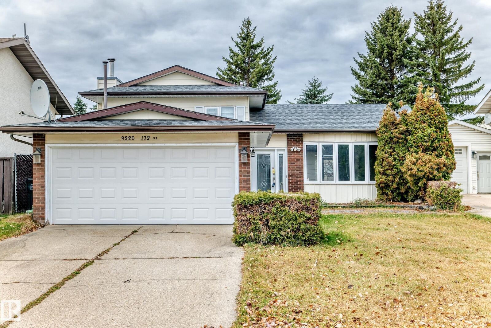 Property Photo:  9220 172 Street NW  AB T5T 3G2 