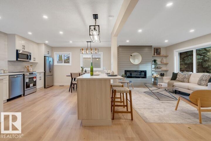 15022 86 Avenue NW  Edmonton AB T5R 4C1 photo