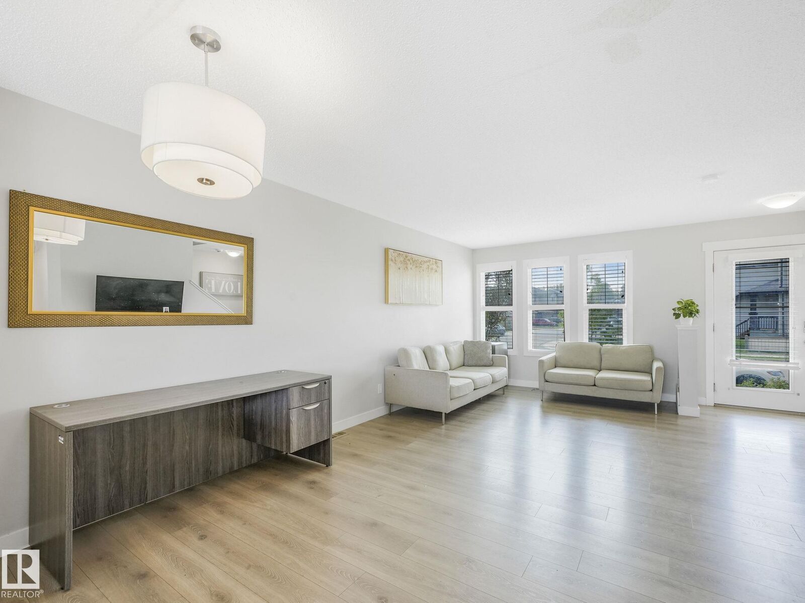 Property Photo:  648 Lewis Greens Drive NW  AB T5T 7G4 