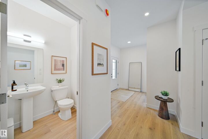 Photo de la propriété:  5075 Cawsey Link SW  AB T6W 4M6 