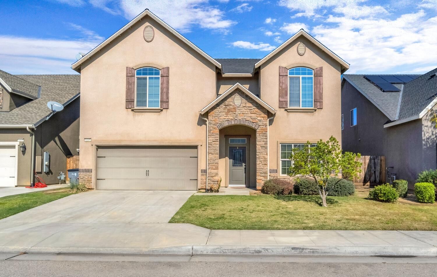 Property Photo:  6165 E Farrin Avenue  CA 93727