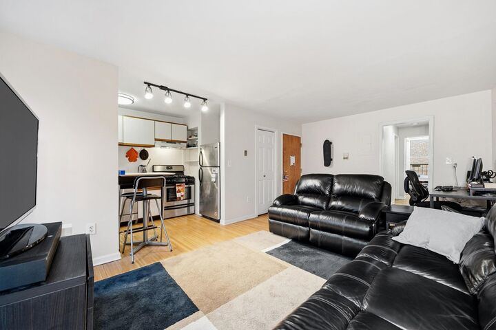 Property Photo:  152 6th St 4  NJ 07030 