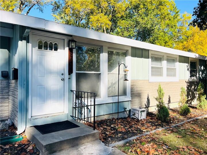Property Photo:  5708 N Woodland Avenue  MO 64118 