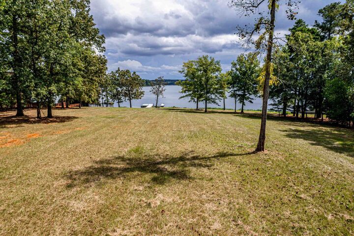 Property Photo:  222 Waters Edge Drive  GA 31024