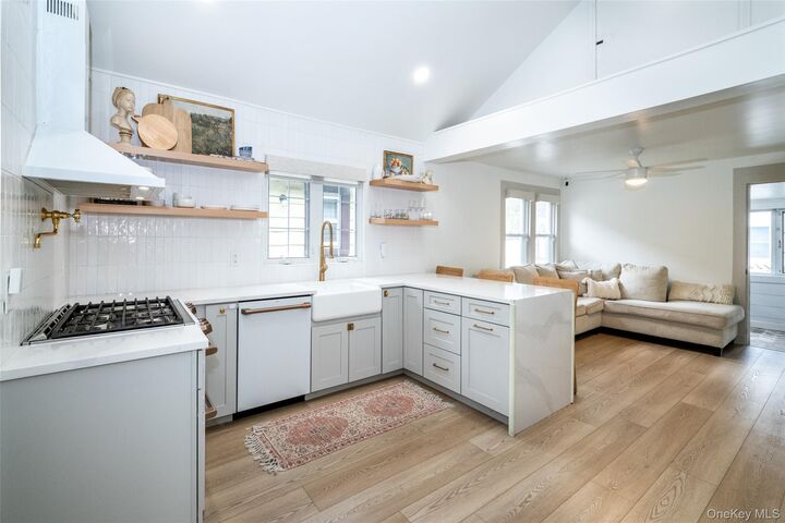 Property Photo:  314 King Avenue  NY 10464 