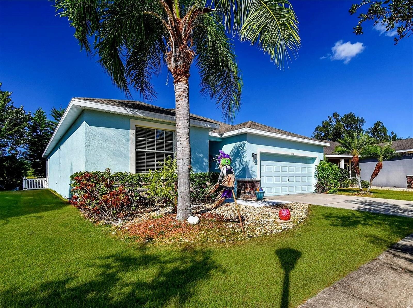 Property Photo:  1110 Lauren Manor Loop  FL 33570 