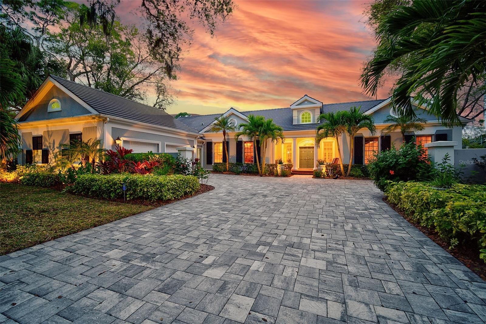Property Photo:  325 Osprey Point Drive  FL 34229 