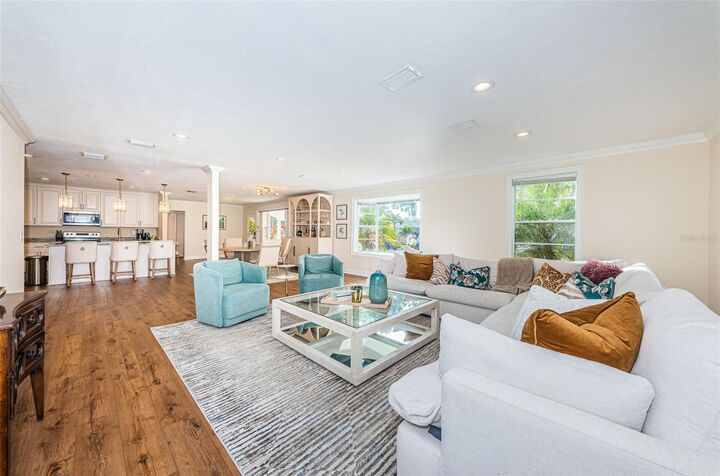 Property Photo: 1735 23rd Avenue N FL 33713