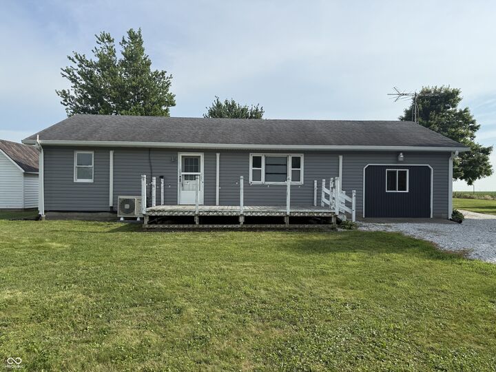 Property Photo: 6095 W 1900 N IN 46036